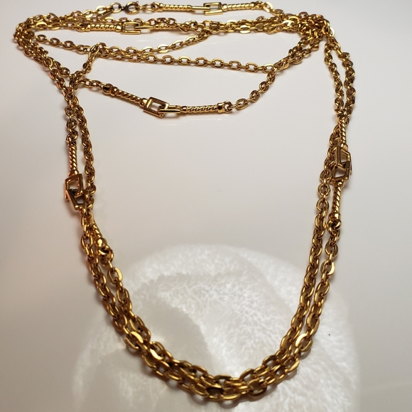 Gold tone monet necklace - Picture 1 of 2